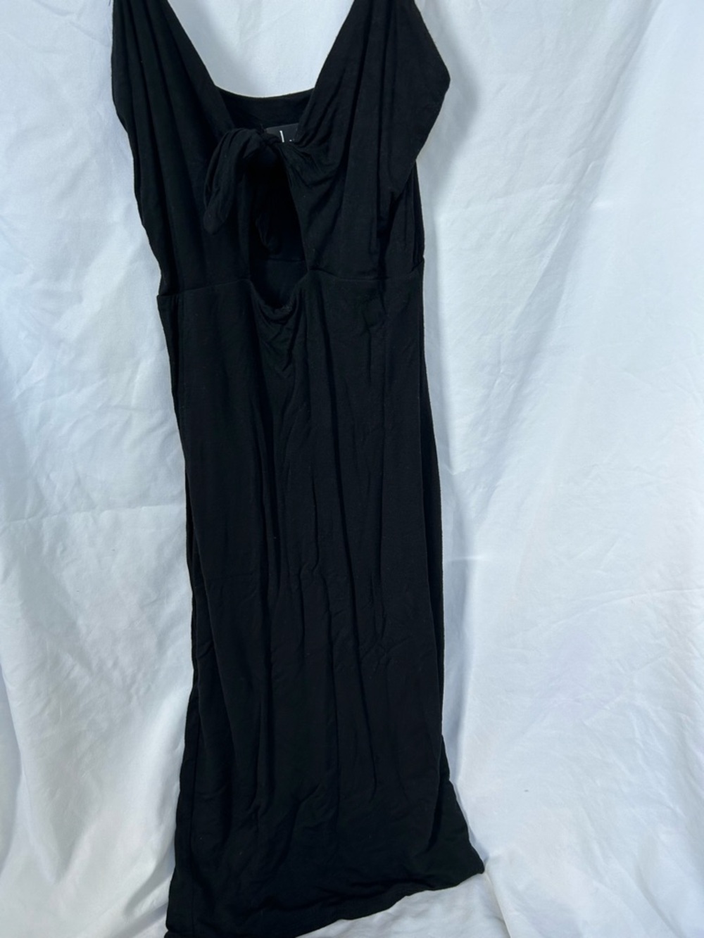 Lulu’s Black Tie-Front Midi Dress